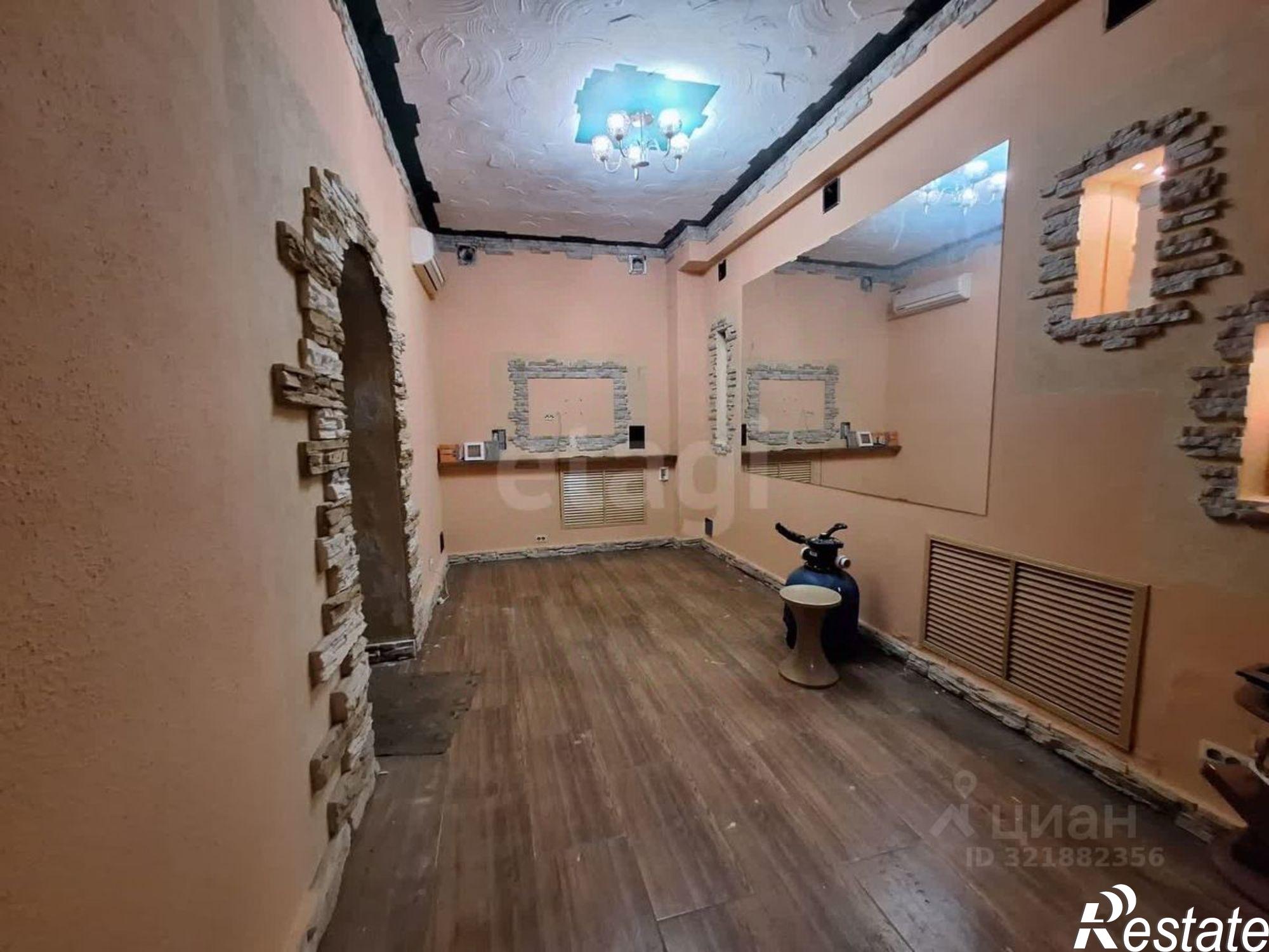 Купить помещение свободного назначения за 8 000 100 рублей на улица Шевченко, 83