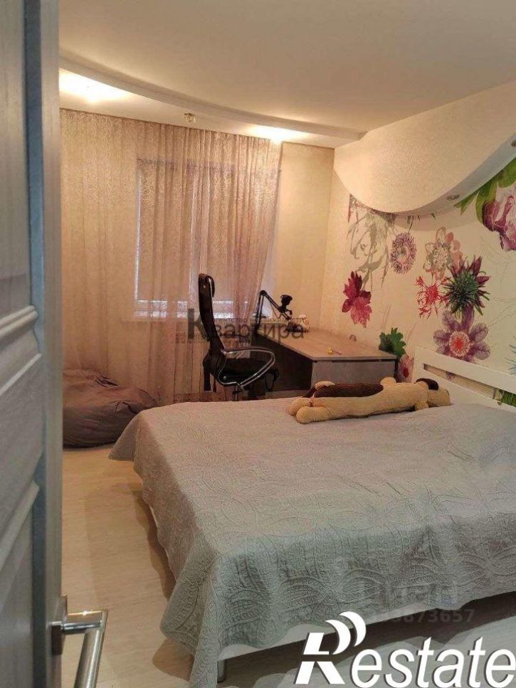 3-комн квартира улица Куриленко, 2,  д. 2