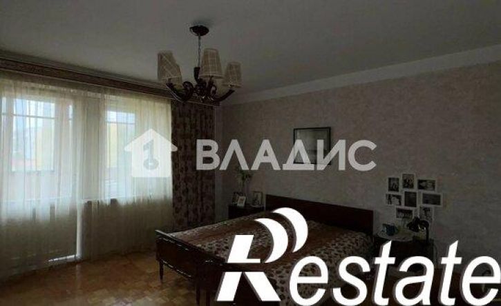 4-комн квартира улица Нахимова, 13Г,  д. 13Г